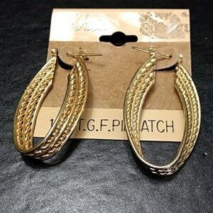 Chic 14 KT G.F. pincatch dangling earrings